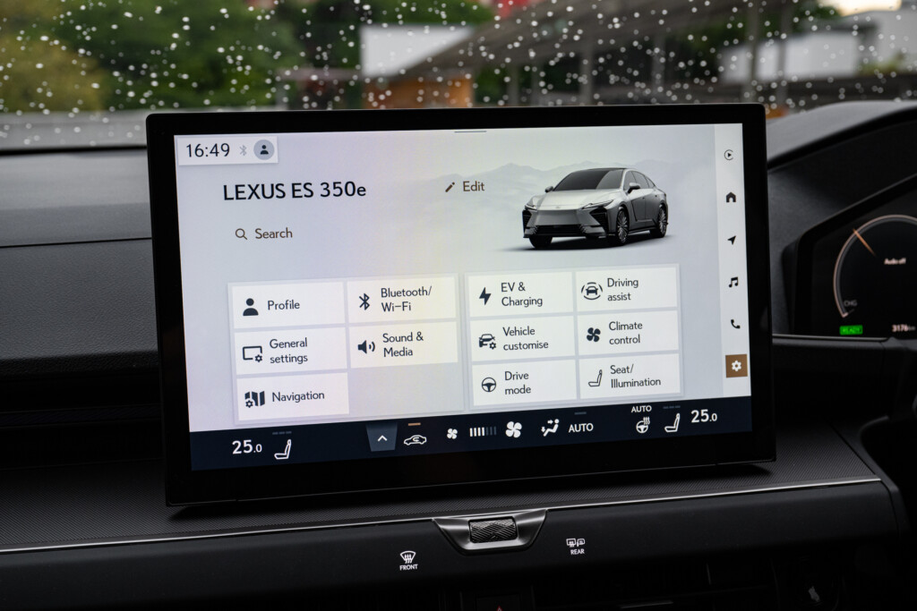 Lexus ES Electric ES350e infotainment screen