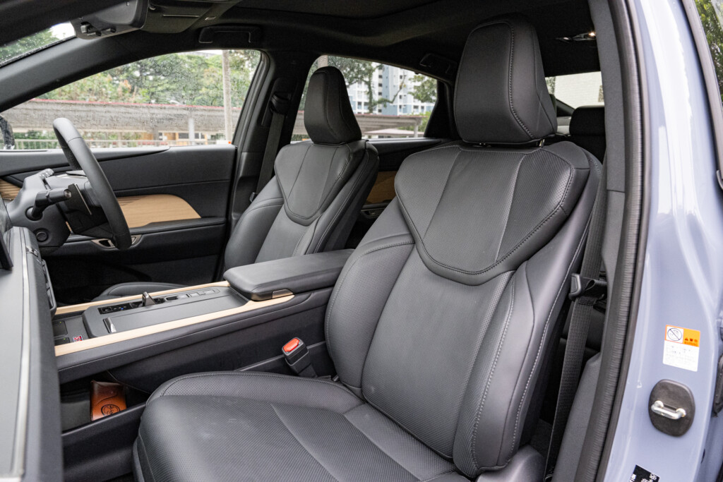 Lexus ES Electric ES350e front seats