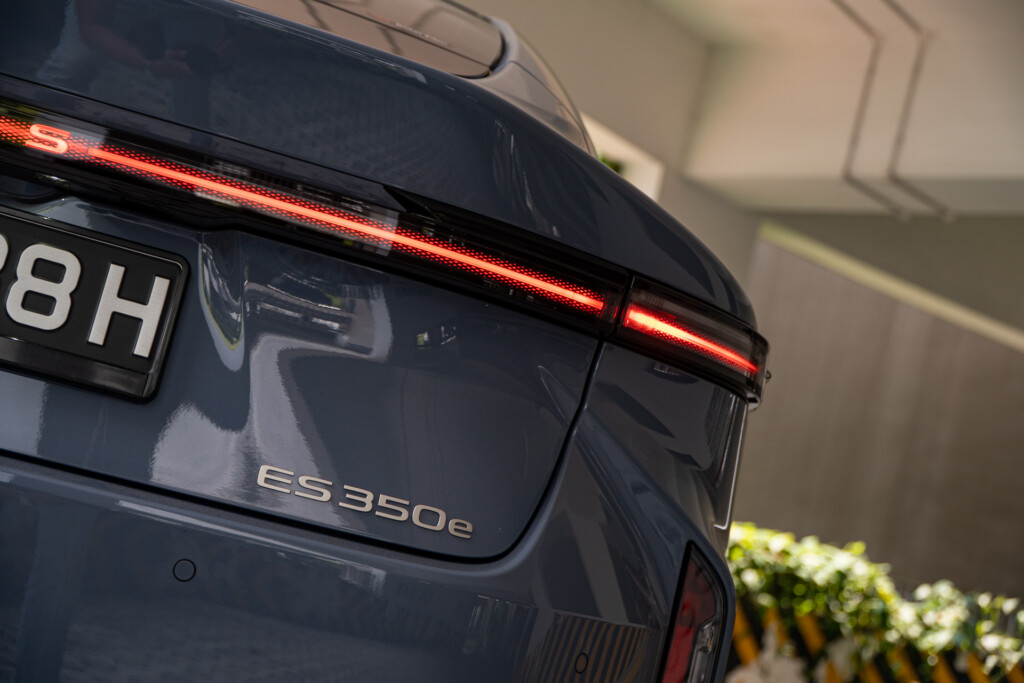 Lexus ES Electric ES350e