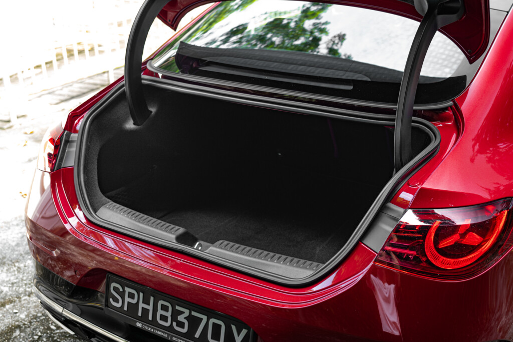 Mercedes-Benz CLA250+ Electric boot