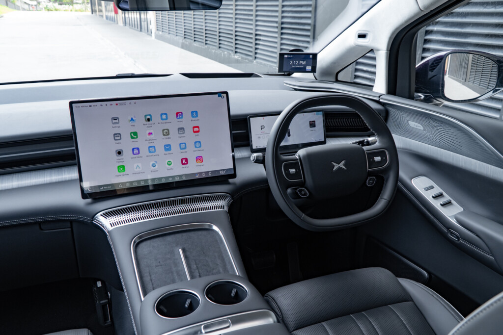 XPeng X9 Pro cabin