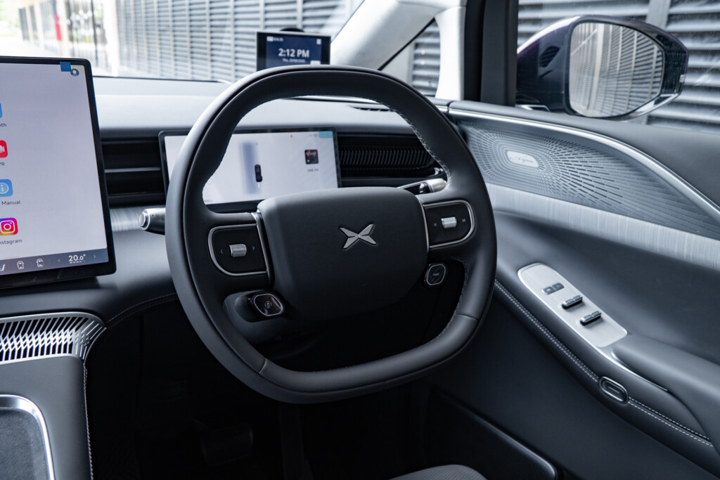 XPeng X9 Pro 2026 steering wheel