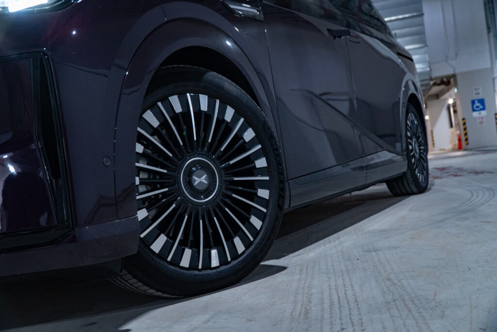 XPeng X9 Pro rims