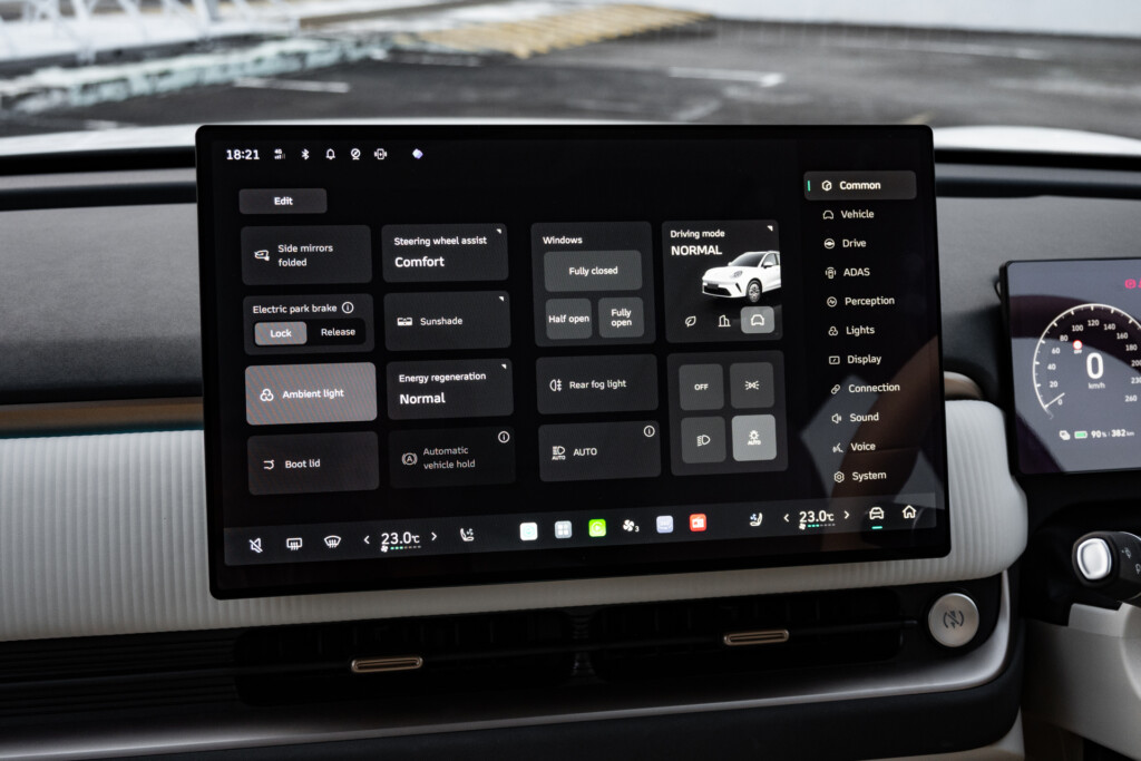 Ora 5 infotainment screen